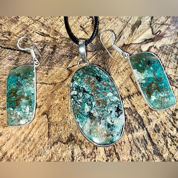 Chrysocolla Crystal Pendant & Earrings - Picture 4 of 6